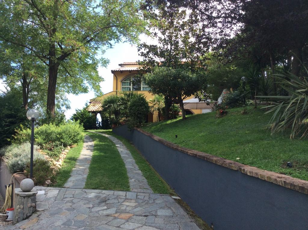 L'Acacia B&B Pietra Ligure Buitenkant foto