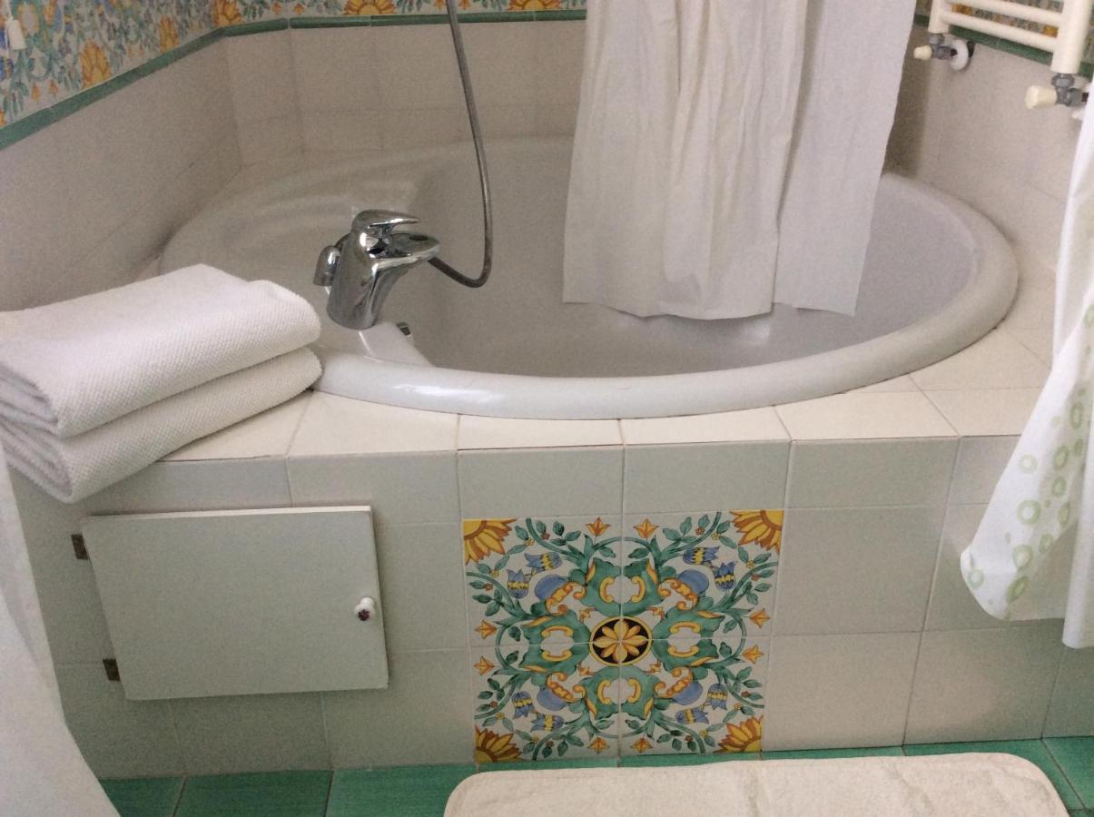 L'Acacia B&B Pietra Ligure Buitenkant foto